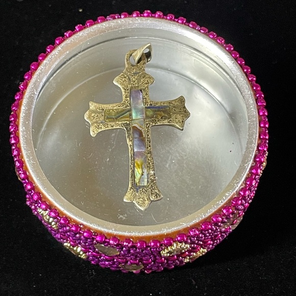 Vintage Mexican Sterling Silver Estate Cross Pendant Inlaid with Abalone - Picture 2 of 7